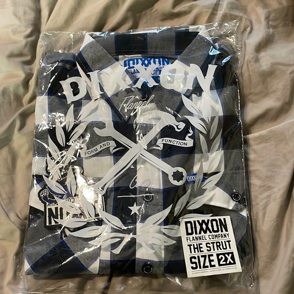 Dixxon flannel The Strut 2x never opened